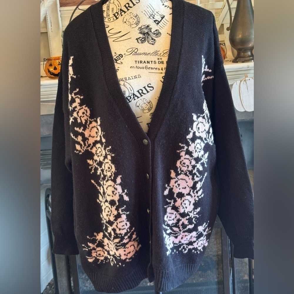Vintage Venezia Black Pink Rose V-Neck Cardigan Heart Button Front Floral 18 20